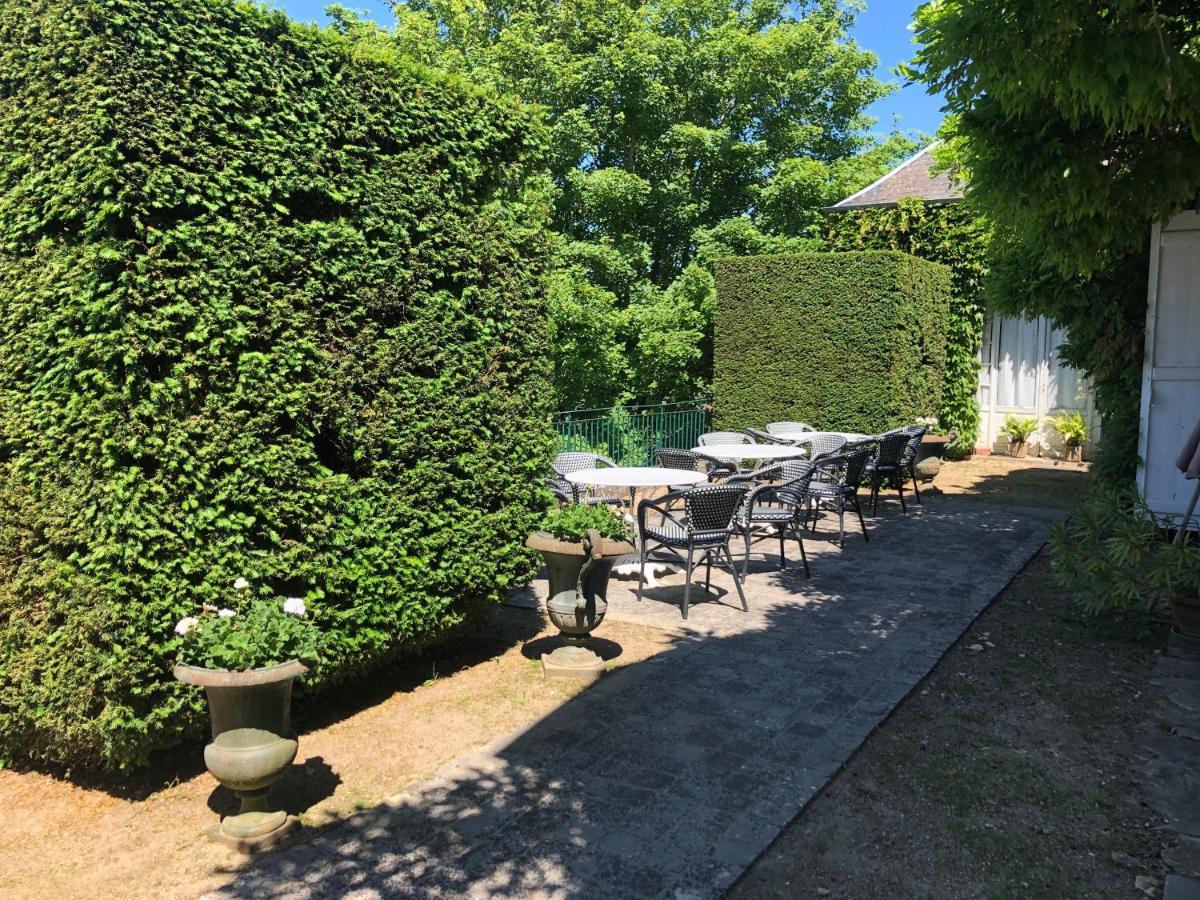 Hotel La Croix De Vernuche Varennes-Vauzelles Esterno foto
