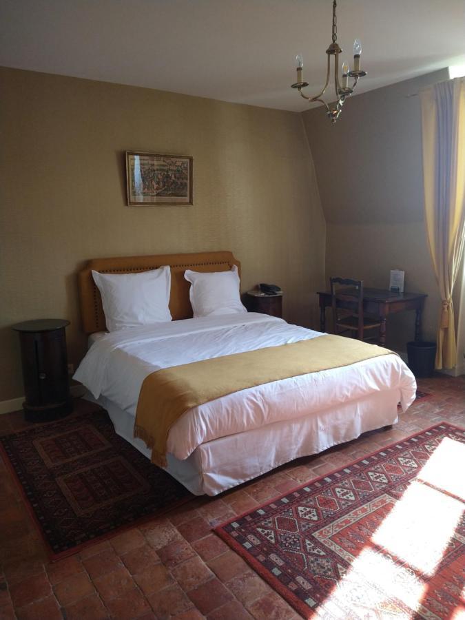 Hotel La Croix De Vernuche Varennes-Vauzelles Esterno foto