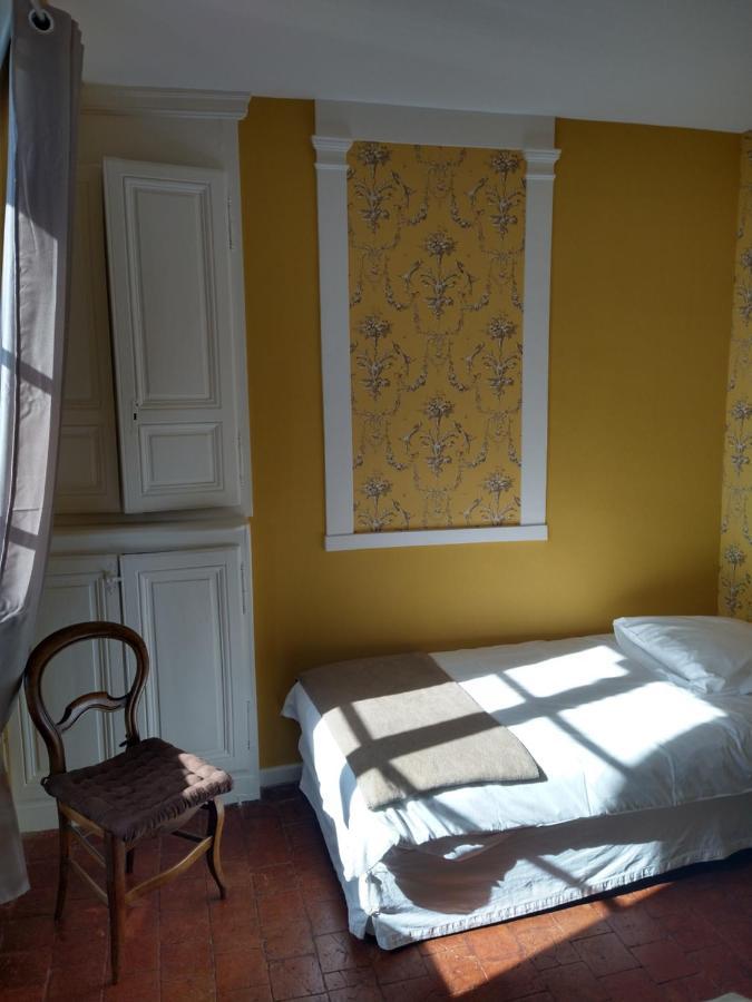 Hotel La Croix De Vernuche Varennes-Vauzelles Esterno foto