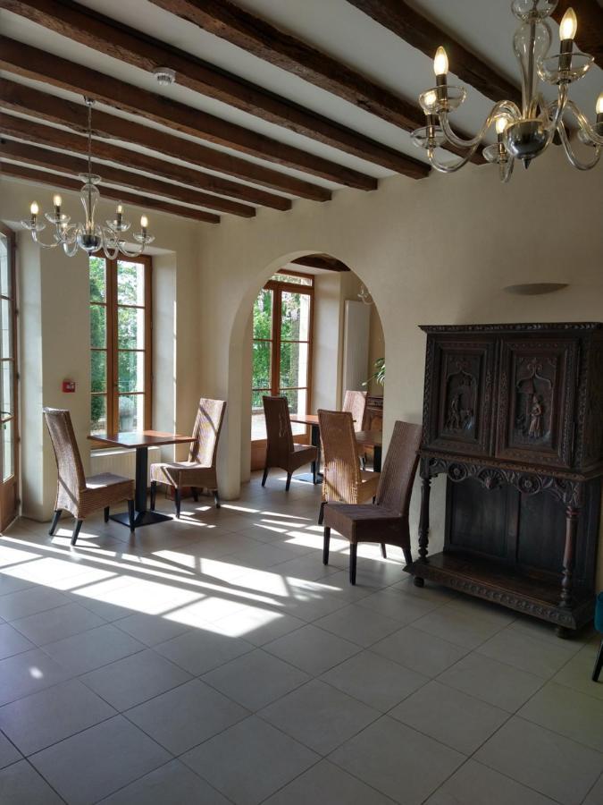 Hotel La Croix De Vernuche Varennes-Vauzelles Esterno foto