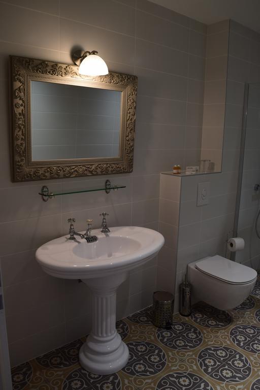 Hotel La Croix De Vernuche Varennes-Vauzelles Esterno foto