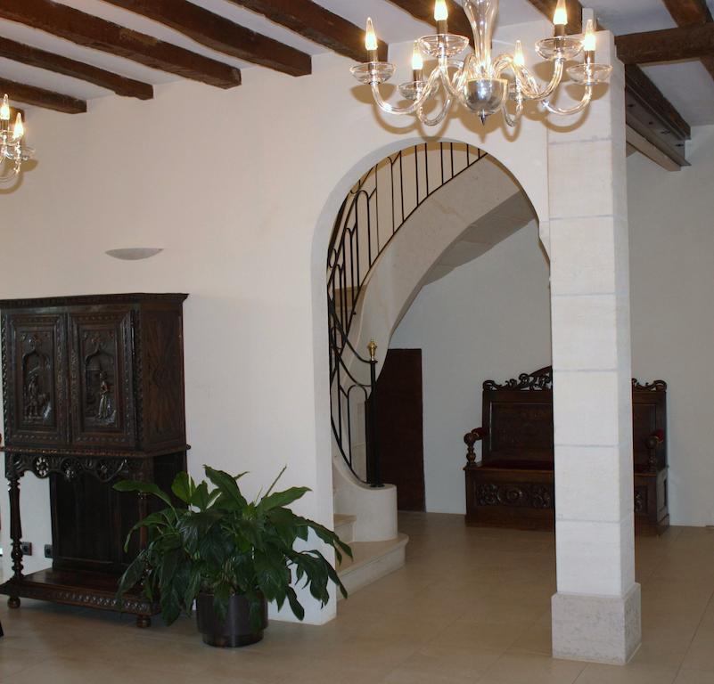 Hotel La Croix De Vernuche Varennes-Vauzelles Esterno foto