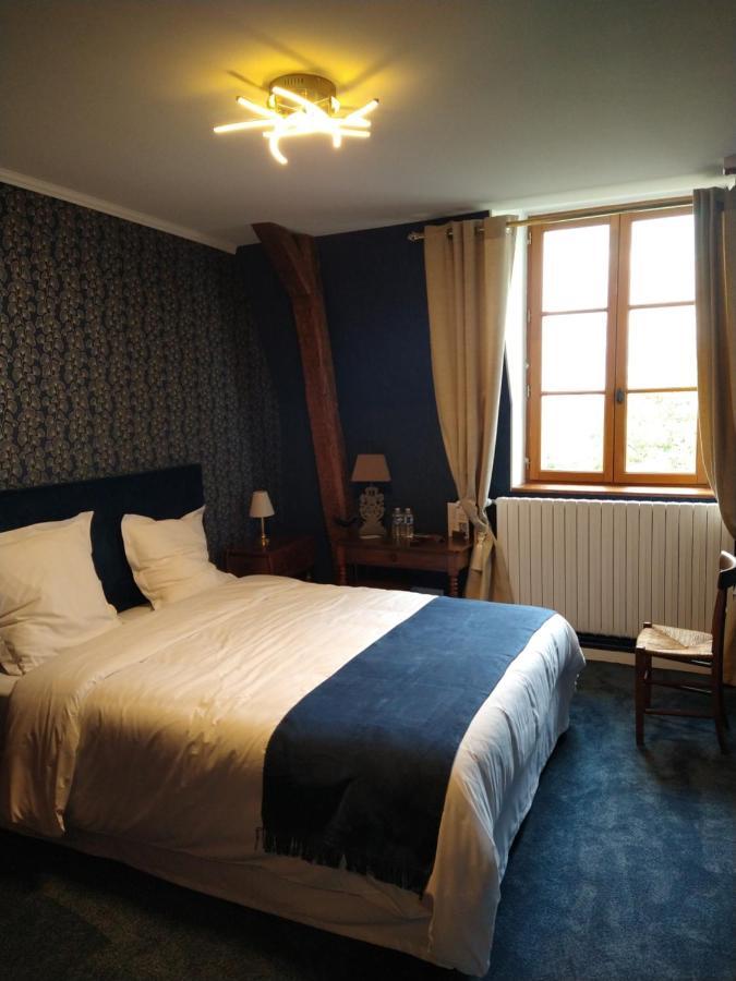 Hotel La Croix De Vernuche Varennes-Vauzelles Esterno foto