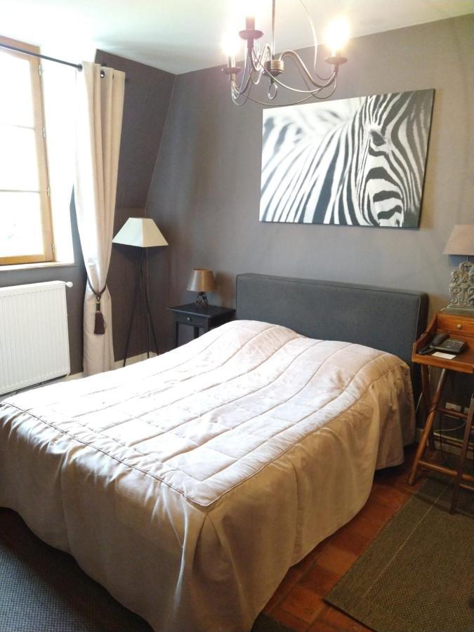 Hotel La Croix De Vernuche Varennes-Vauzelles Esterno foto