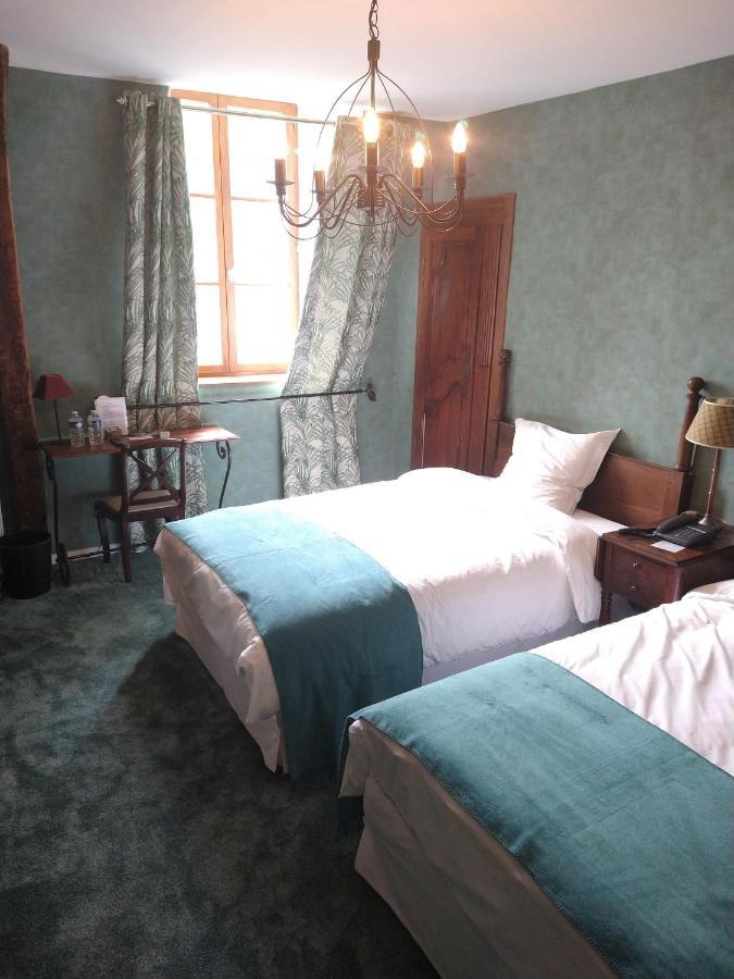 Hotel La Croix De Vernuche Varennes-Vauzelles Esterno foto